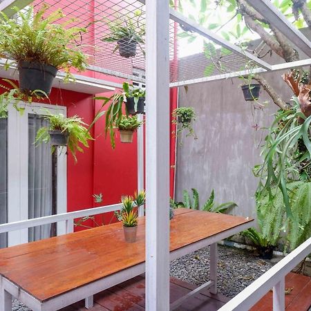 Sans Hotel Absari Yogyakarta Jarakan Екстериор снимка
