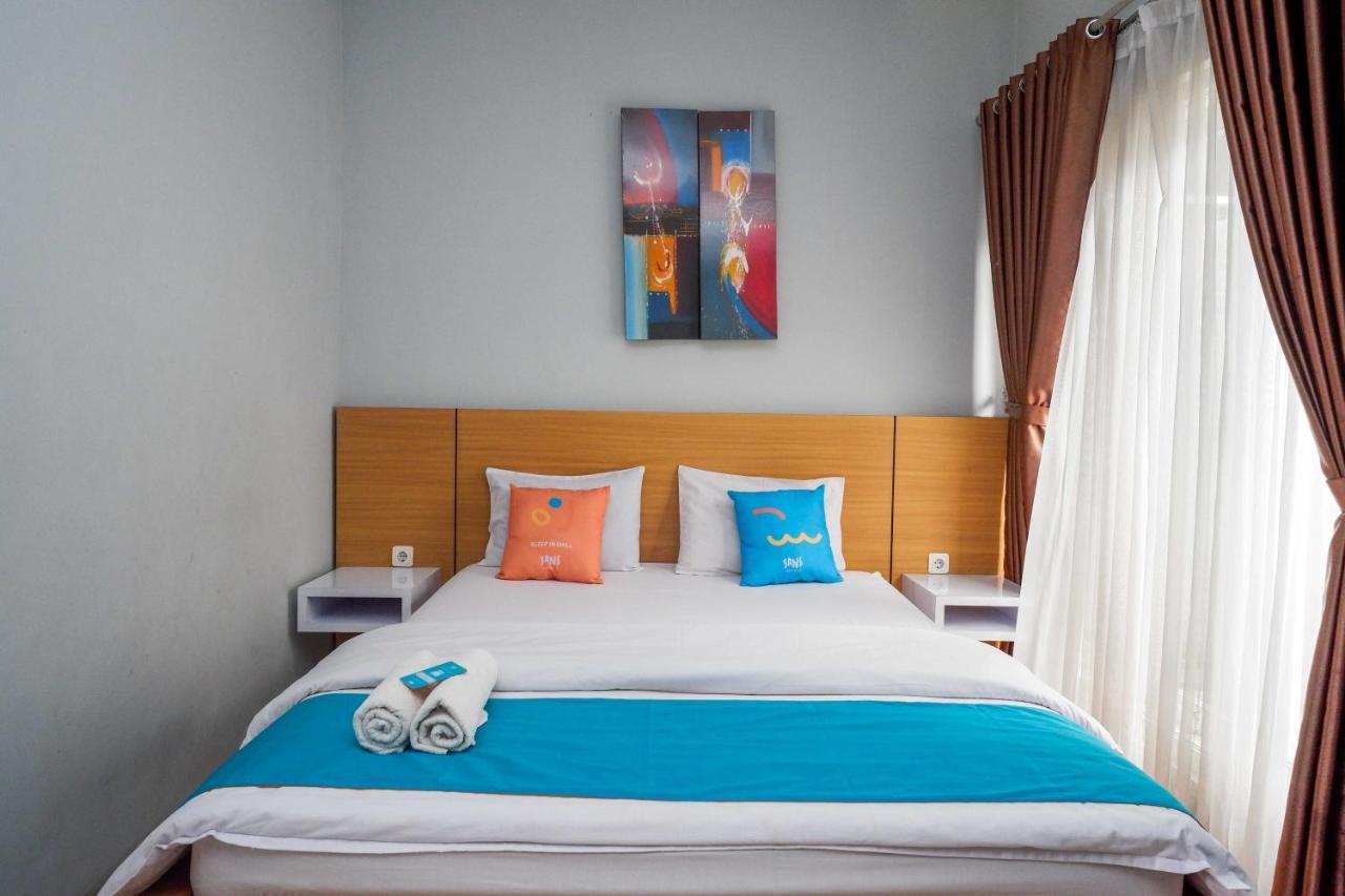 Sans Hotel Absari Yogyakarta Jarakan Екстериор снимка