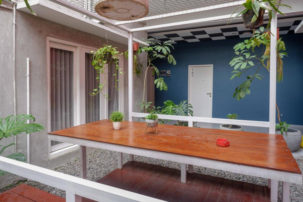 Sans Hotel Absari Yogyakarta Jarakan Екстериор снимка