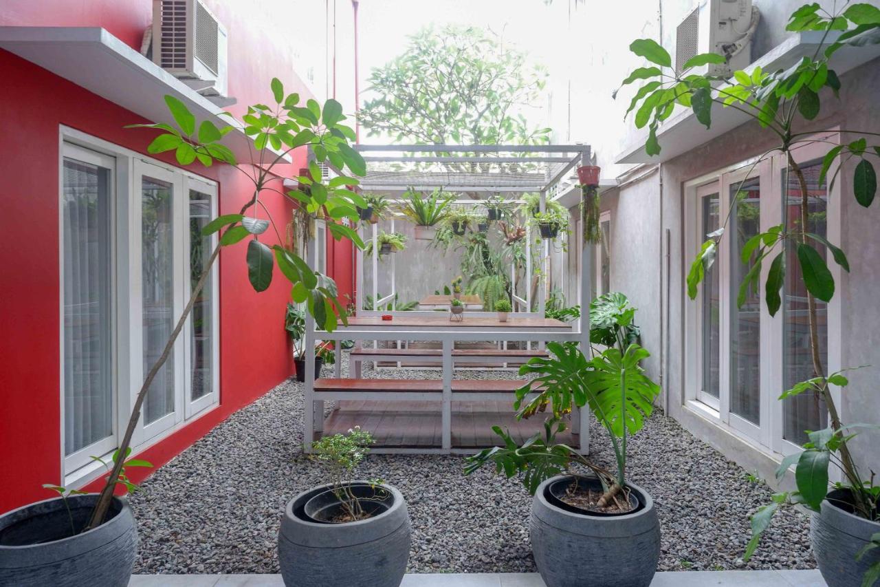 Sans Hotel Absari Yogyakarta Jarakan Екстериор снимка